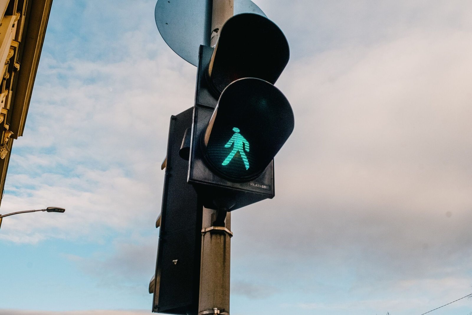 X-Pro1 2023-01-31 17:43:40 f/1 1/250sec ISO-3200 24mm